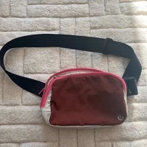 LULULEMON Fanny pack - pink, cream, red, black